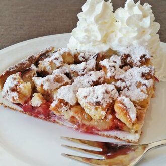 Zwetschgenkuchen-low-carb-glutenfrei-mit-Hefeteig