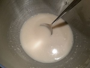 ... und alles solange verrühren bis die Hefe aufgelöst ist.