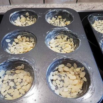 Pflaumenkuchen Zwetschgenkuchen lowcarb glutenfrei Zimteis Karamelleis zuckerfrei