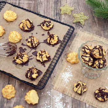 069-01_Weihnachtszauber-KOKOSMAKRONEN-lowcarb-glutenfreie-kekse-Plaetzchen-keto-sojafre-mit-schokolade