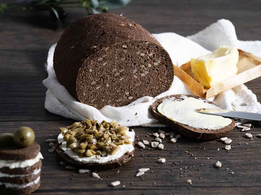 Kerniges Schwarzbrot low carb glutenfrei keto Backmischung