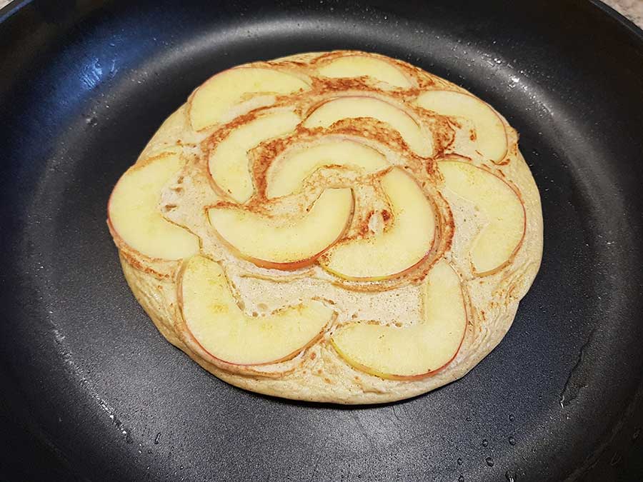 Pfannkuchen-Waffel-Teig-lowcarb-pancakes-glutenfrei-crepes-REZEPT-apfel