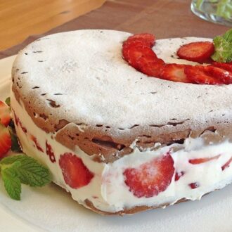 Erdbeer Mascarpone Herz lowcarb