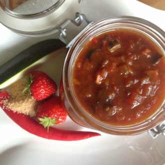 Erdbeer-Zucchini-Chutney lowcarb