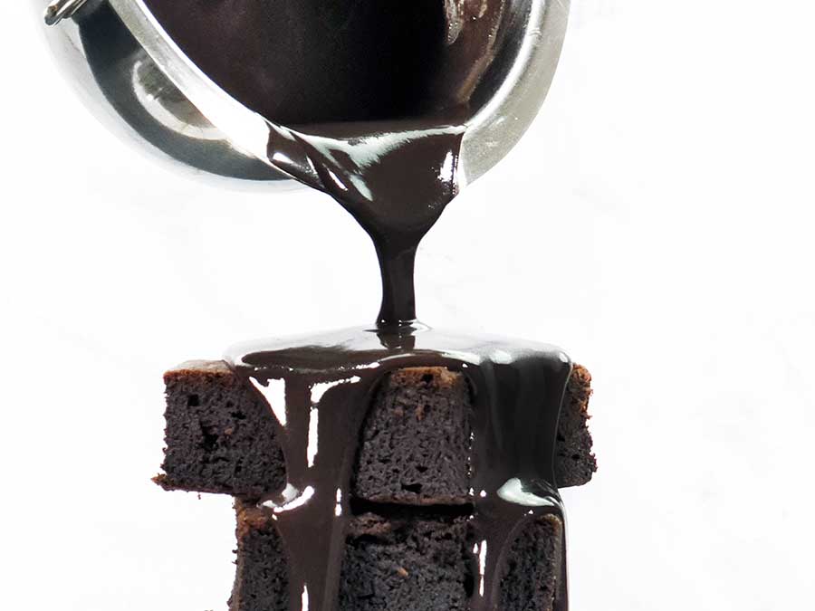 Schokoladenzauber-Schwarze-Sahne-zuckerfrei-low-carb-Schokolade-Pulver-keto-Guss-Brownie