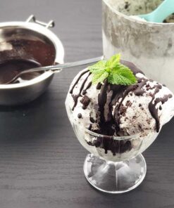 Low-Carb-Cookies-and-Cream-Eiscreme-Rezept-Oreos