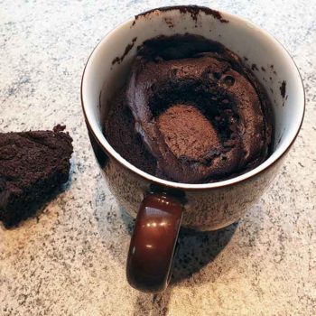 Rezept Tassenkuchen-low-carb-glutenfrei-Brownie-Mug-Cake-zuckerfrei-Schokokuchen