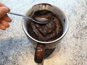 Rezept Tassenkuchen-low-carb-glutenfrei-Brownie-Mug-Cake-zuckerfrei-Schokokuchen