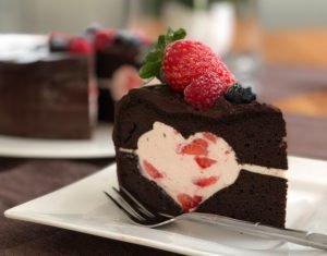 Rezept Schokoladentorte mit Erdbeer-Ricotta-Joghurt-Füllung lowcarb glutenfrei