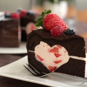 Rezept Schokoladentorte mit Erdbeer-Ricotta-Joghurt-Füllung lowcarb glutenfrei