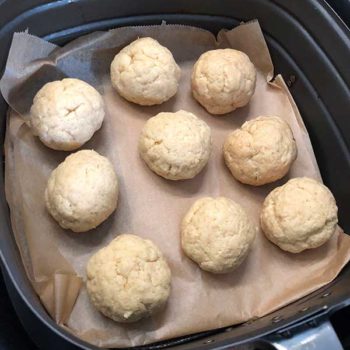 Rezept Quarkbälle mit Powidl Fülle aus dem Airfryer lowcarb glutenfrei kalorienarm