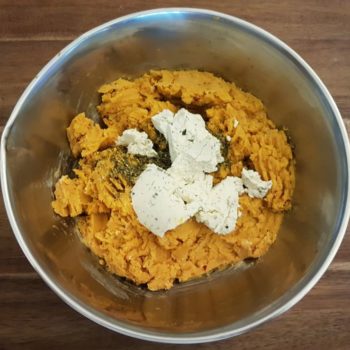 Rezept Kürbisknödel aus dem Backofen auf Kürbisquark lowcarb glutenfrei