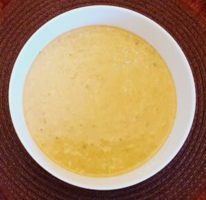 Rezept Rahm Käse Schmarrn mit Gartenkräuterjoghurt und Räucherlachs lowcarb keto glutenfrei