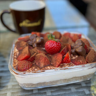 Rezept Erdbeer-Tiramisu-Kuchenbowl lowcarb glutenfrei