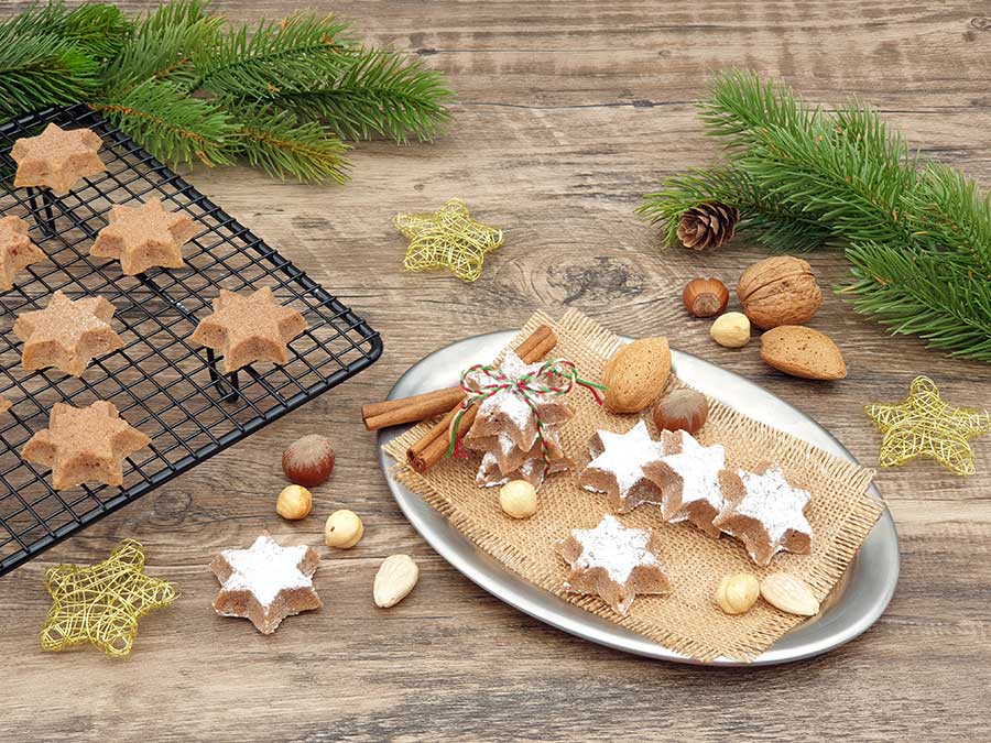 072-Plaetzchenzauber_Weihnachtszauber-ZIMTSTERNE-lowcarb-glutenfrei-Kekse-zuckerfrei