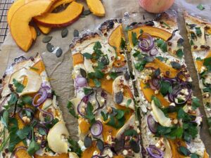 Rezept Kürbis Apfel Flammkuchen lowcarb keto glutenfrei