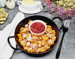 Rezept Kürbis-Zimtschmarrn mit Apfel Pflaumenröster und Vanillisauce lowcarb glutenfrei