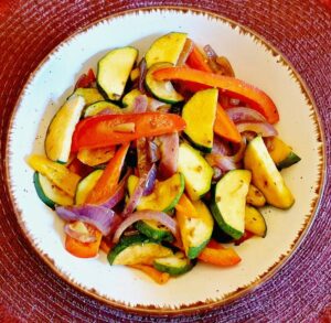 Gemüsepizza mit Hüttenkäse und Kollagen lowcarb keto glutenfrei