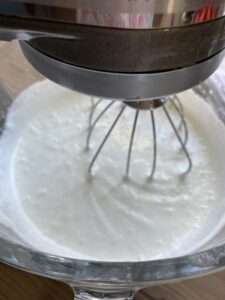 Rezept Erdbeer Stracciatella Schnitte lowcarb keto glutenfrei