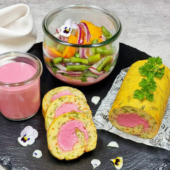 Rezept Spargelpancakerolle mit Rote Beete Frischkäsefülle low carb keto glutenfrei