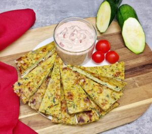 Rezept Zucchini Käse Ecken mit Tomaten Joghurt Dip low-carb keto glutenfrei