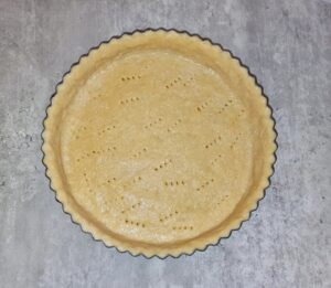 Für Kürbisfreunde ein Highlight. Quiche mit Kürbis, Saurer Sahne und Feta. Pro Stück nur 3g Kohlenhydrate.