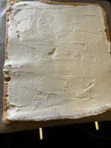 Rezept Biskuitrolle mit Erdbeer-Mascarpone-Füllung low-carb keto glutenfrei