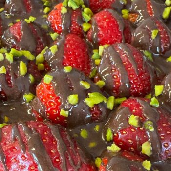 Rezept Brownies mit Erdbeeren und Schokolade low-carb keto glutenfrei